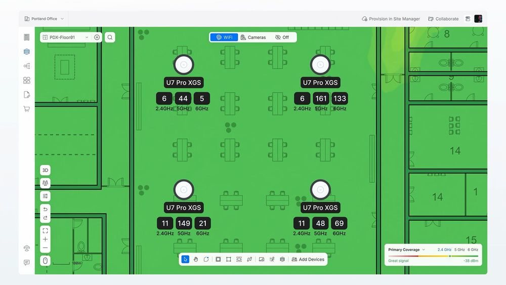 UniFi Design Center の画面。フロアの図面に、アクセスポイントの電波の強さが色で表示されている